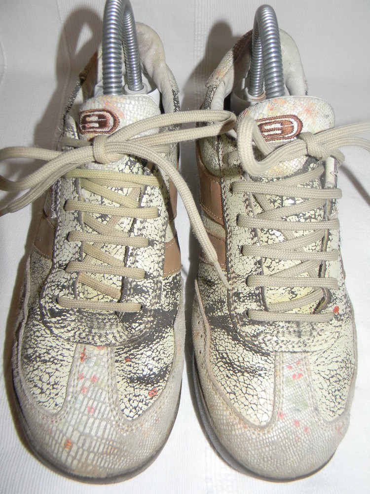 Кожаные кроссовки skechers р.37 дл.ст 24см фото №1