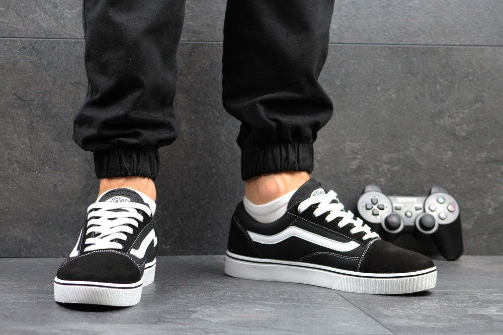 all black old skool vans mens