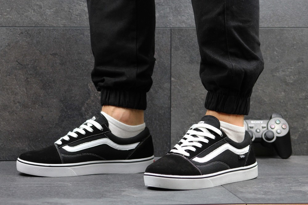 all black old skool vans mens