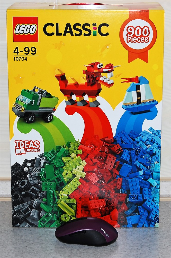 Lego classic store 900 pieces 10704