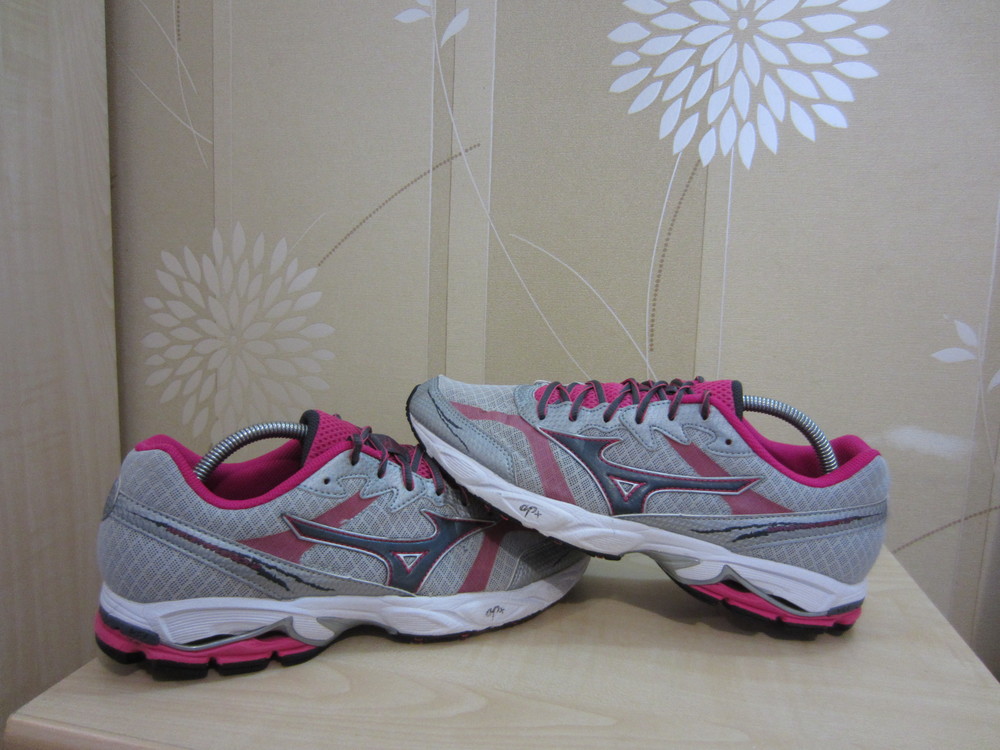 Mizuno wave hot sale maverick 2 pink