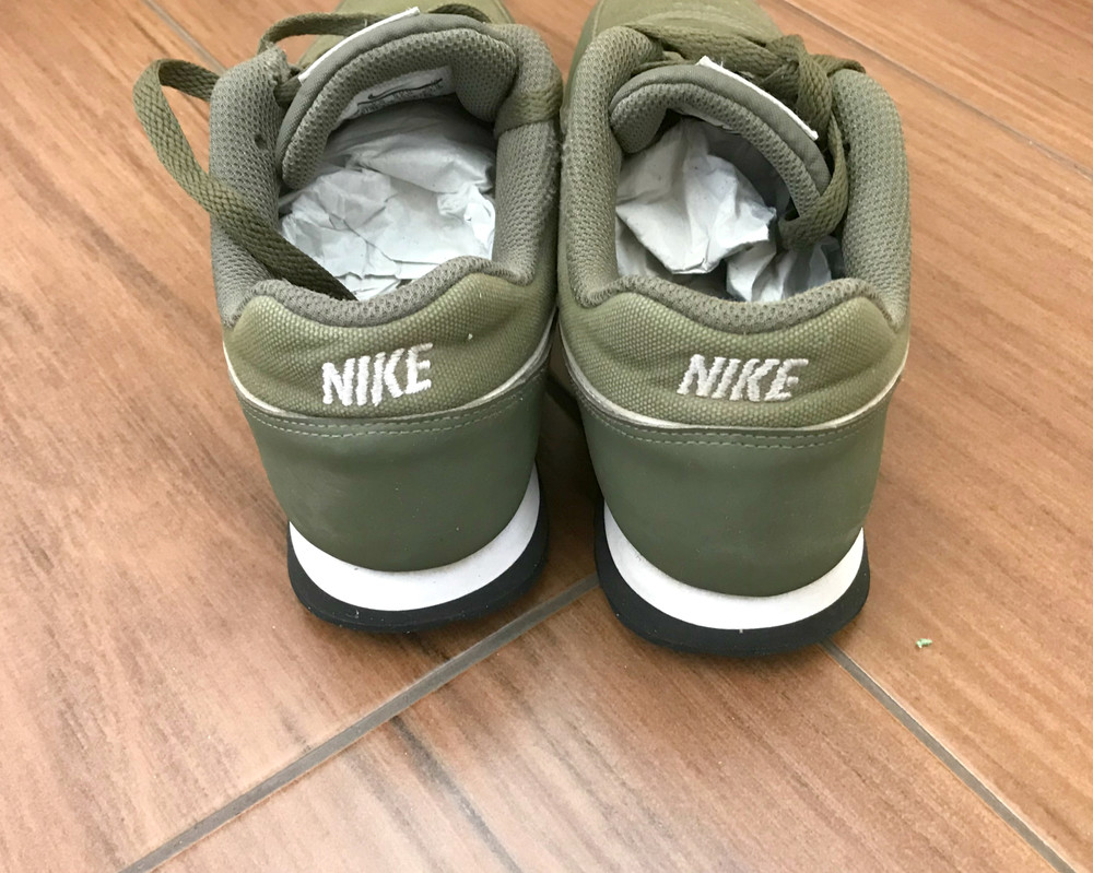 Nike md runner olive sales green