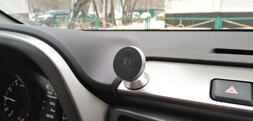 Магнитный держатель для телефона в машину поворотный 360 град. getihu фото №1