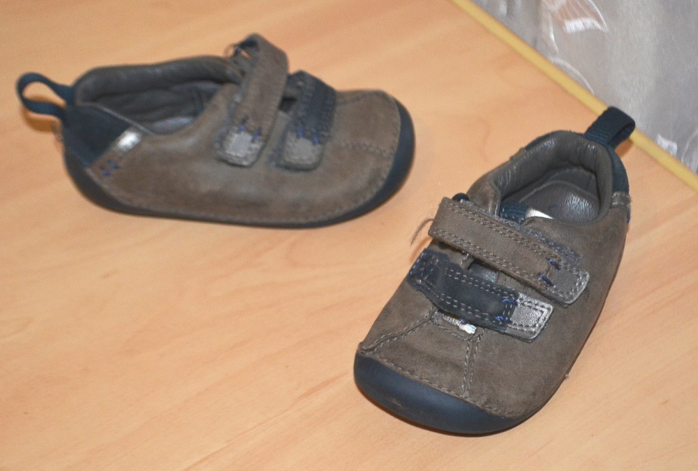 Туфли кроссовки пинетки clarks р.4 ,евр.20 полнота f фото №1
