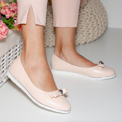 Аккуратные женские туфли