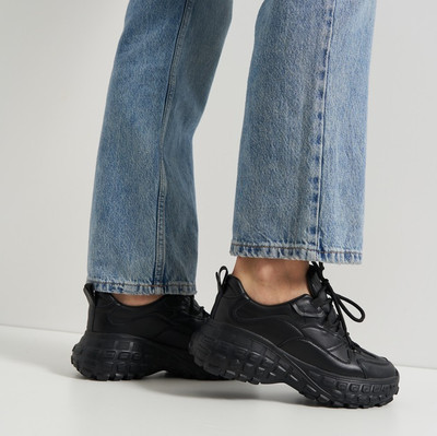 Жіночі чорні шкіряні кросівки lonza на платформі , натуральна шкіра