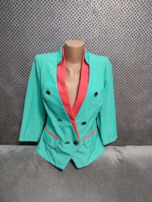 Симпатичный женский пиджачок без подкладки, р.S