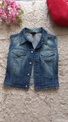 Джинсовая жилетка