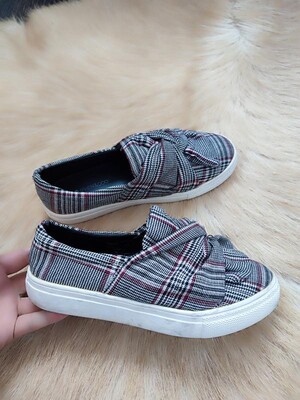 Модні сліпони для дівчинки